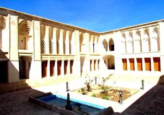 خانه ی صولت(موزه ی مردم شناسی ابرکوه)