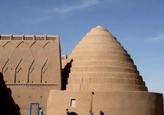 یخدان مویدی