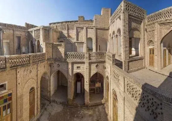 خانه تاریخی سوزنگر