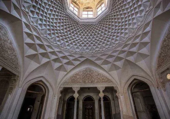 عمارت شترگلو