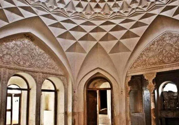 عمارت شترگلو
