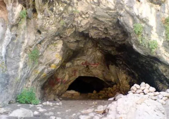 غار پبده (محل زندگی انسان های اولیه)