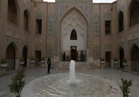 آرامگاه پیر پالان دوز