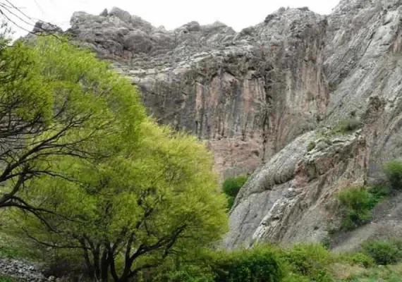 آبشار سد زاوین