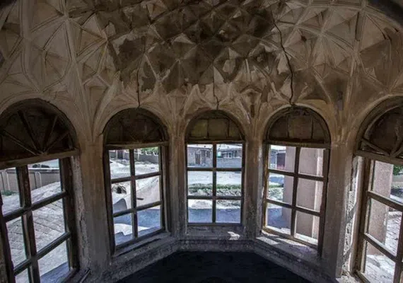 عمارت شترگلو