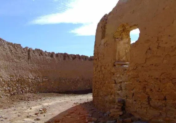 دخمه زرتشتیان شریف آباد