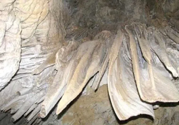 غار قندیلی شیر بند دامغان