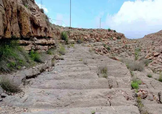 پلکان نادری