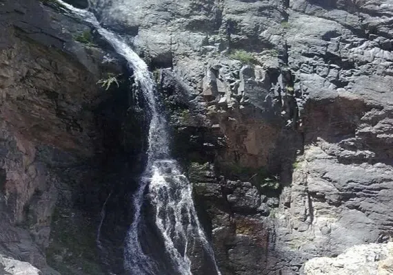 آبشار طویل کوه شاه رابر