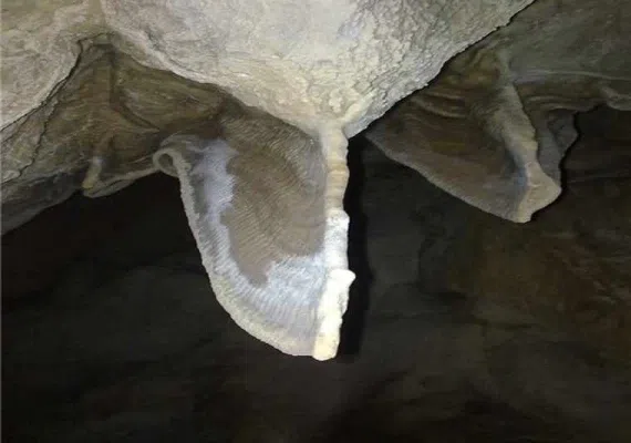 غار قندیلی شیر بند دامغان