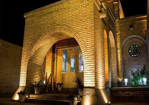 آرامگاه حکیم نزاری بیرجند