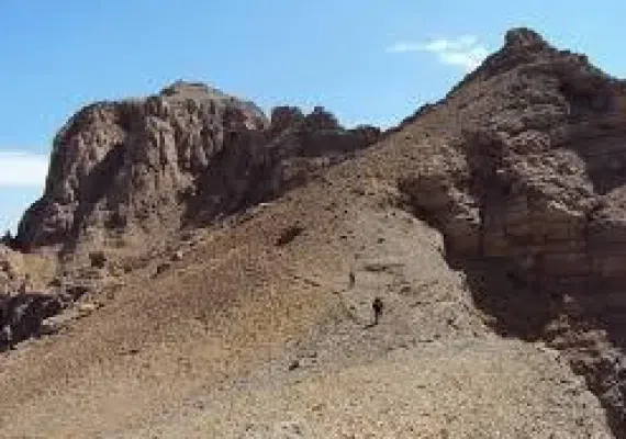 غار دیو ورزق