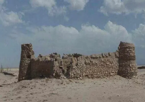 قلعه سنگی ده حیدر انار