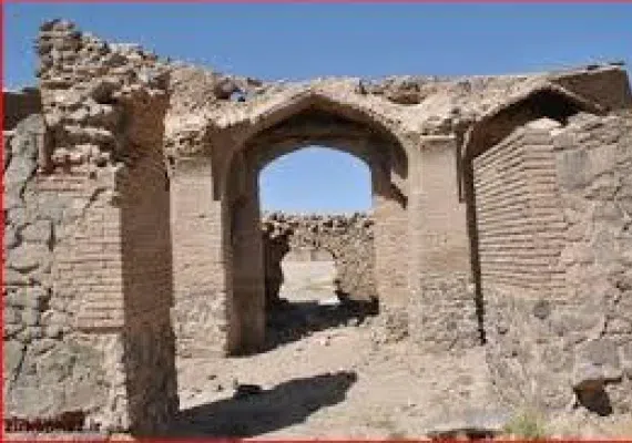 غار لکی اسپیور قاینات