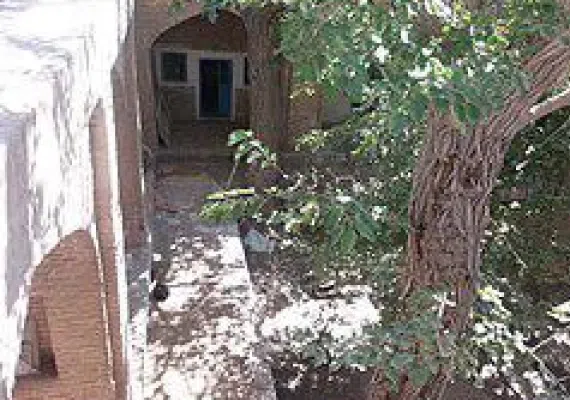 مدرسه علمیه درمیان