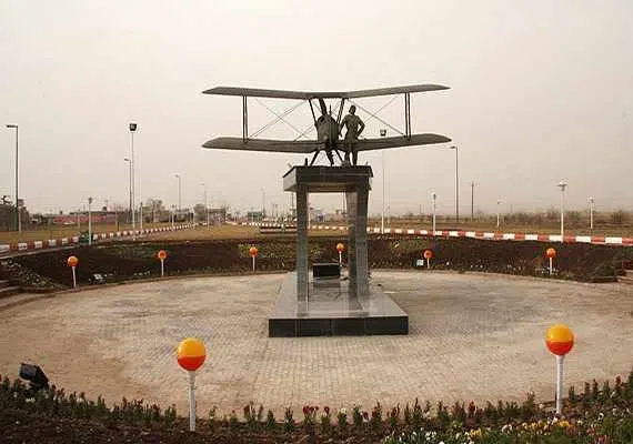 آرامگاه نخستین هوانورد غیور ایرانی