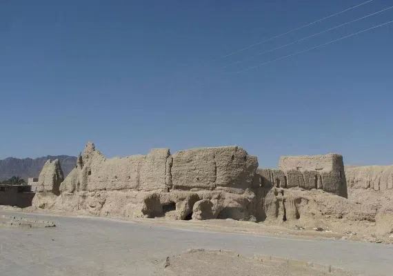 قلعه دِزَّک (سراوان)