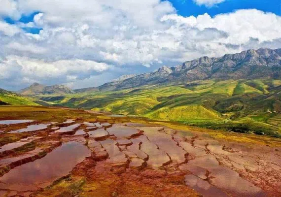 چشمه ی زیبای باداب سورت