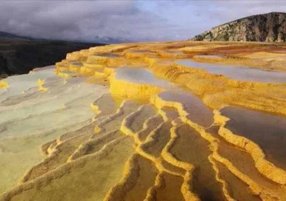 چشمه ی زیبای باداب سورت