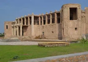 عمارت تاریخی ملک، عمارتی به قدمت قاجار