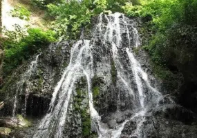آبشار لاشو کجاست