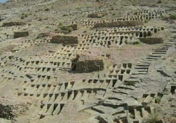 گورستان صخره ای سیراف، شگفت انگیز ترین گورستان و گورستان تمدن ها