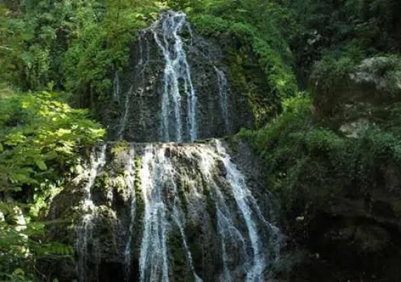 آبشار لاشو کجاست