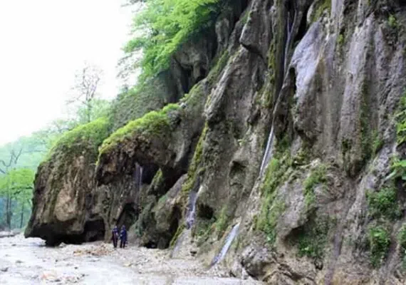 آبشار باران کوه