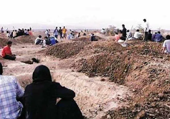 دفن متفاوت اجساد در گورستان شغاب