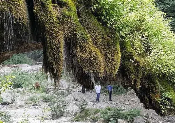 آبشار باران کوه