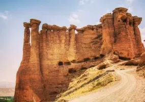 دود کش جن، بازی باد و خاک