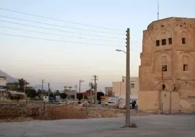 برجی از قلعه خورموج