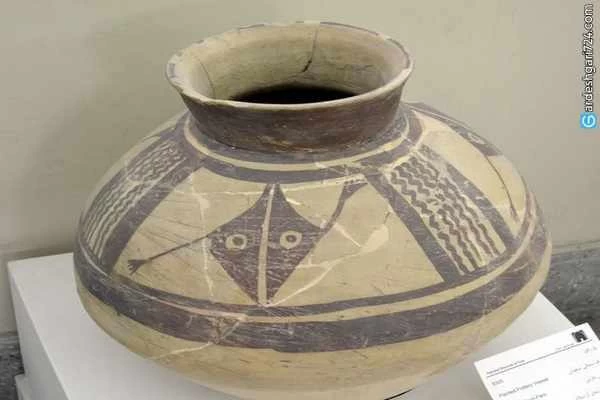 تل باکون، دشتی در کنار تخت جمشید