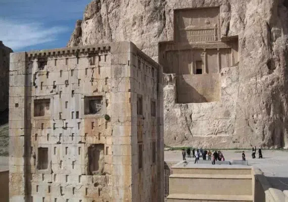 کعبه زرتشت در نقش رستم