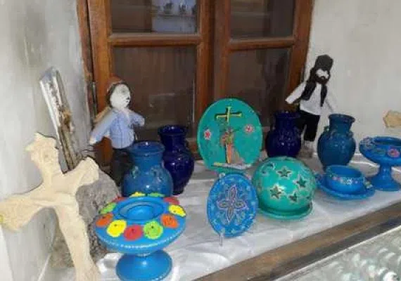 کلیسای کانتور، نگین سرخ محله پنبه ریسه