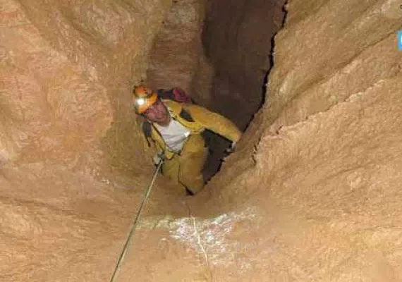 زرین غار خدابنده، لذت یک غار نوردی بکر