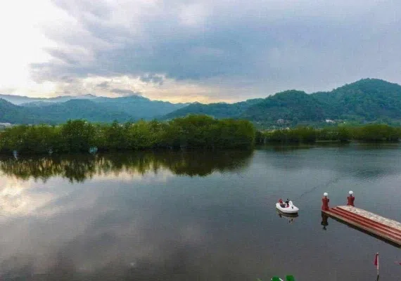 تالاب استیل