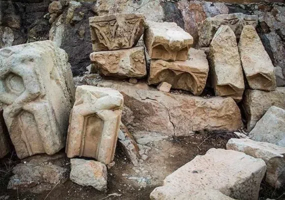 معبد داش کسن، عبادتی از جنس اژدها