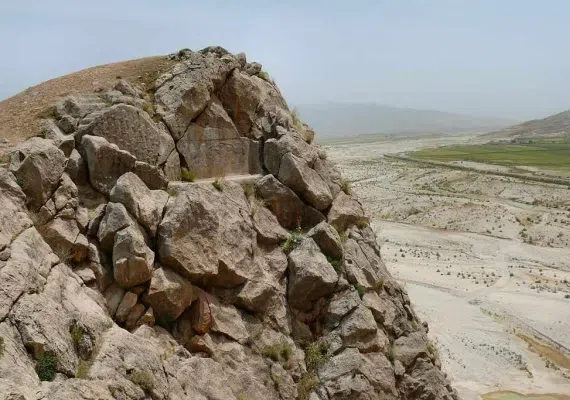 سنگ نگاره کورانگون، از قدیمی ترین سنگ نگاره های تاریخ