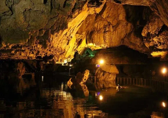 غار علیصدر یا علی سد، از معروف ترین غارهای جهان