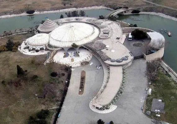 کاخ مروارید، معماری منحصربفردی به شکل صدف