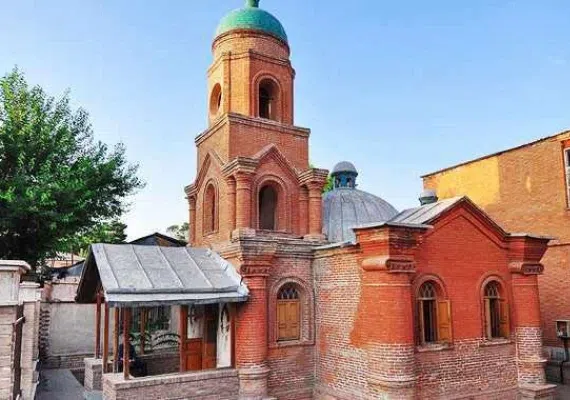 کلیسای کانتور، نگین سرخ محله پنبه ریسه