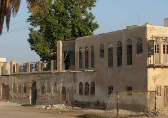 عمارت کوتی در محله قدیمی کوتی