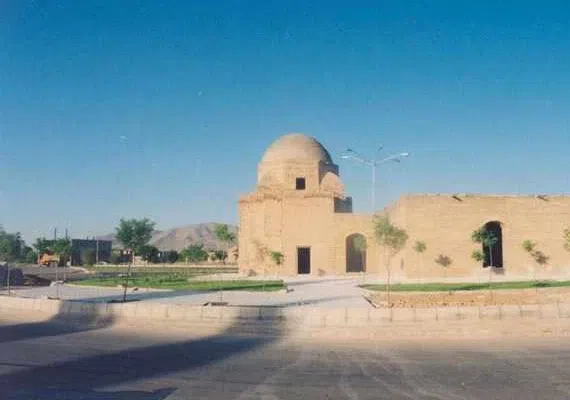 بقعه پیر احمد زهرنوش، مدفنی از جنس تاریخ