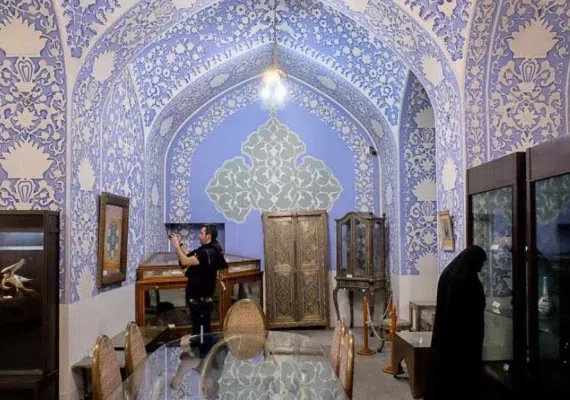 موزه زیبای هنرهای ملی ایران یا حوضخانه باغ گلستان