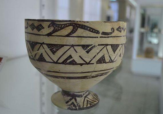 تل باکون، دشتی در کنار تخت جمشید