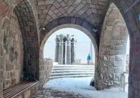 مقبره عینالی تبریز
