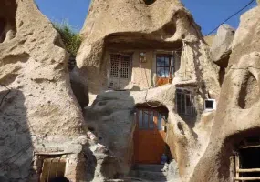 روستای کندوان، تنها روستای صخره ای و مسکونی جهان