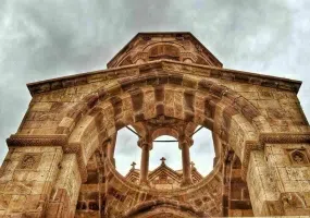 کلیسای سن استپانوس جلفا، عبادتگاهی زیبا در قلب کوهستان