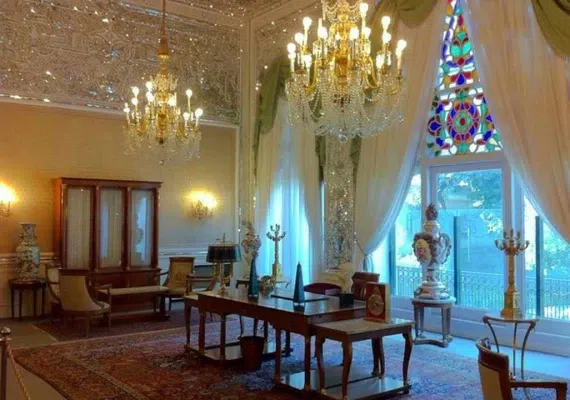 کاخ صاحبقرانیه تهران کجاست؟